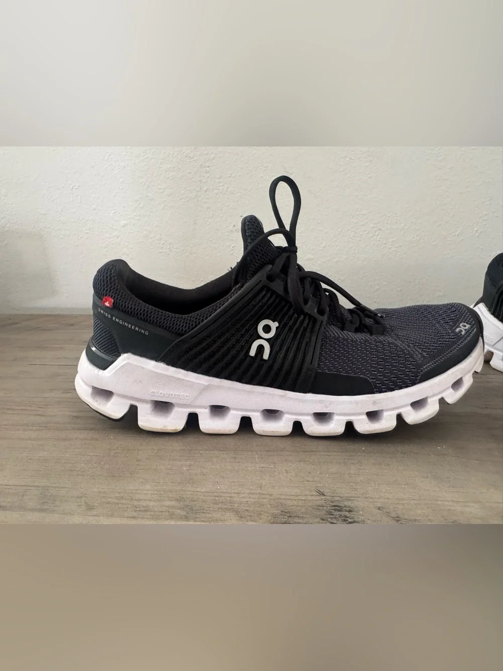 On Women's Cloudswift Shoes in Black/Rock
